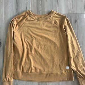 Vuori Long Sleeve Halo Crew Shirt worn twice. Mustard Yellow color. Medium
